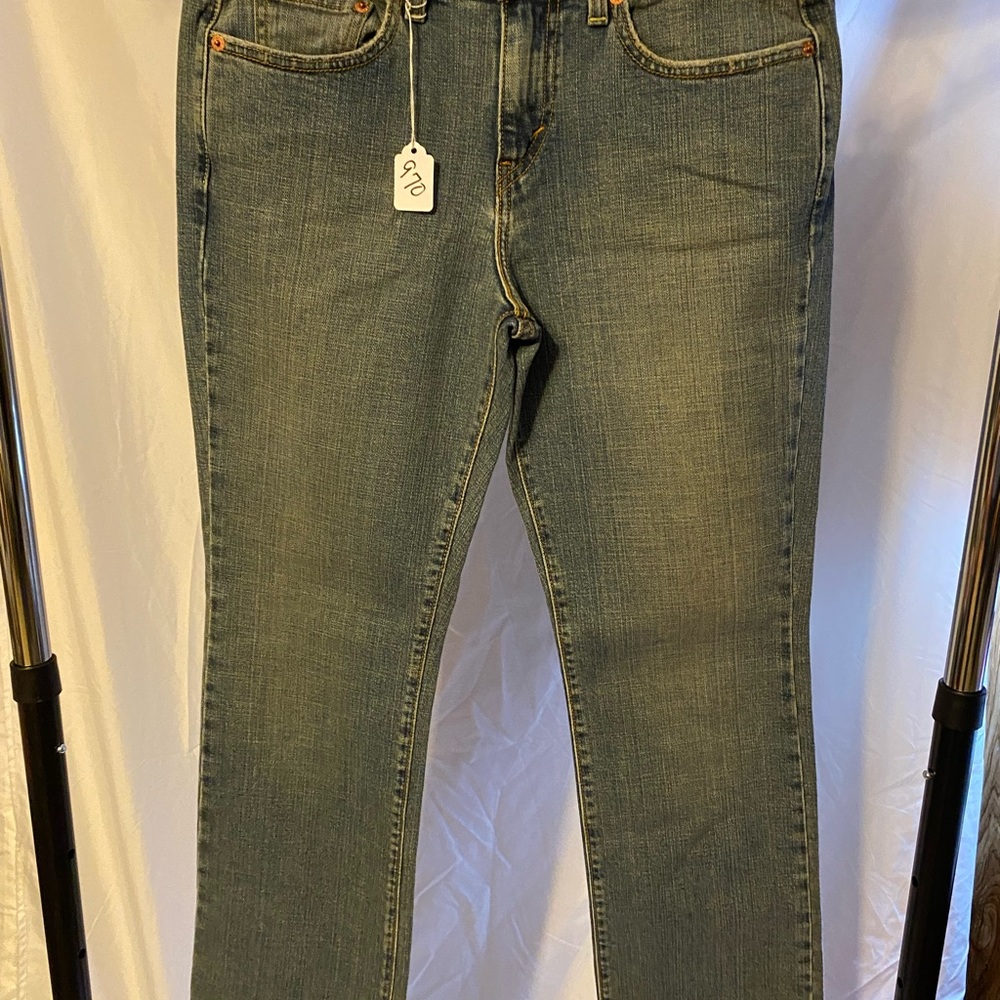 EUC Levi’s denim jeans. Size 8.